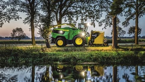 New F8 and F9 forage harvester New F8 and F9 forage harvester