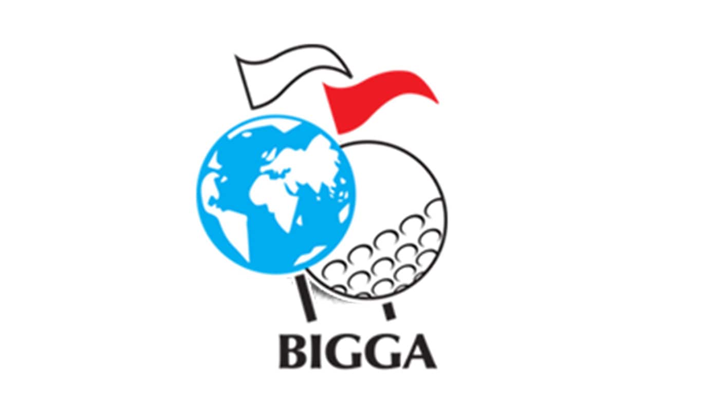 The British and International Golf Greenkeepers' Association (Suurbritannia ja rahvusvaheline golfiväljakute hooldajate ja haldajate ühing) John Deere on ühingu kuldvõtmekese liige ning toetab nende koolitusi ja näitusi.