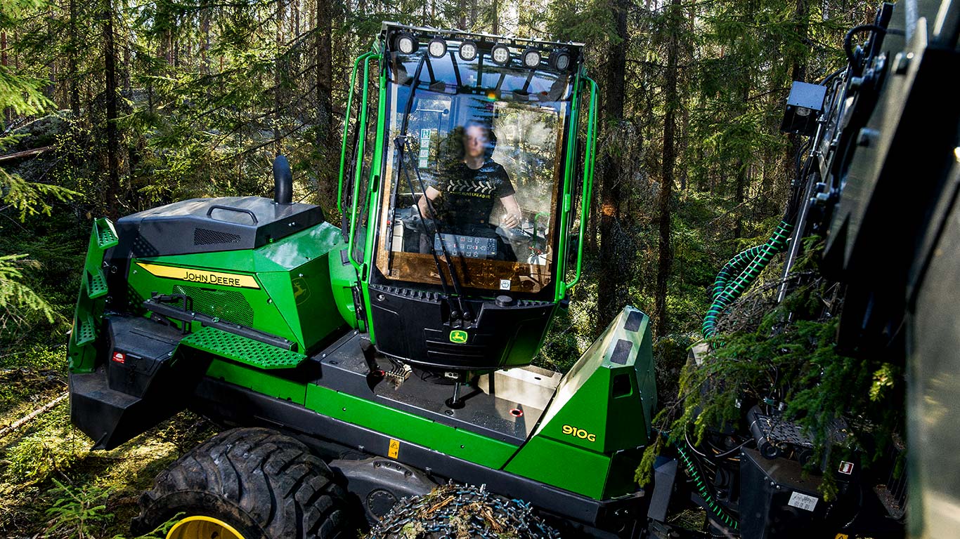 John Deere 910G kabiin