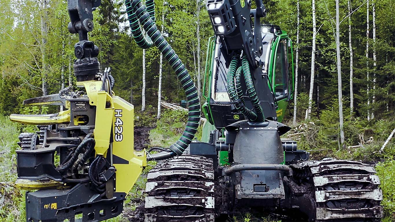 John Deere H423 metsalangetustraktori pea