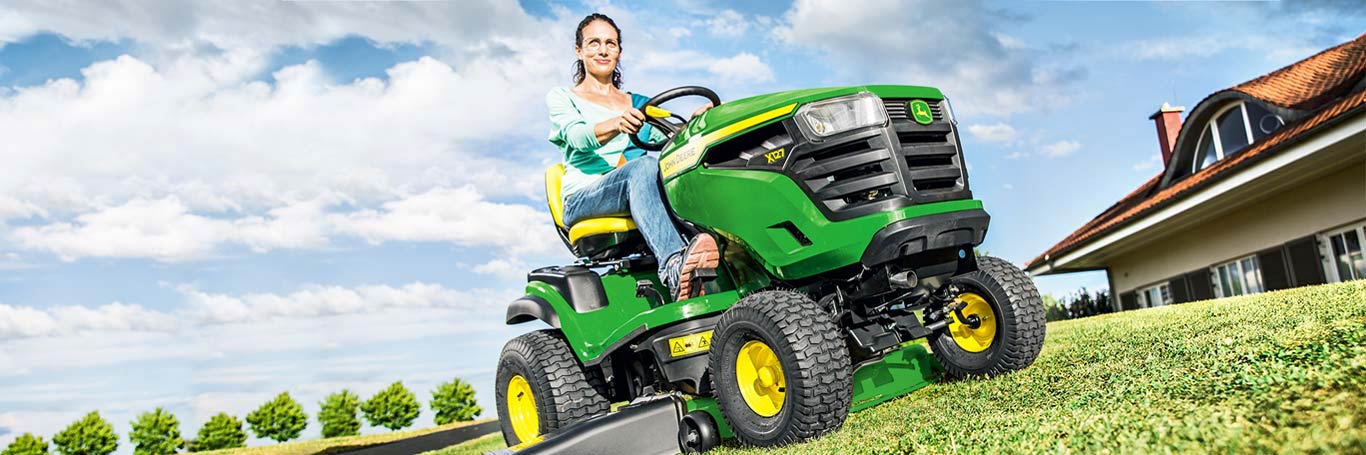 X146R, Lawn Tractors, Riding Lawn Equipment, X100 Series
