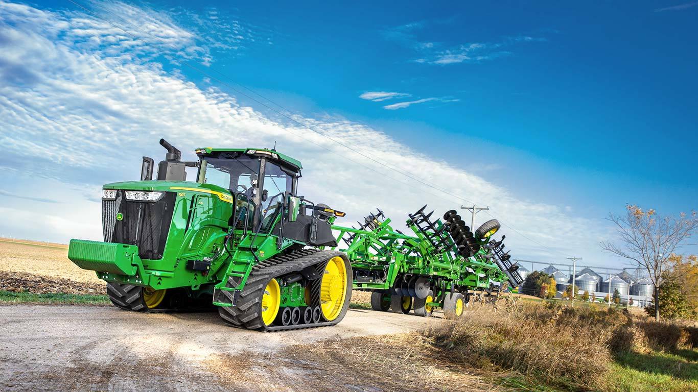 9. seeria traktor l John Deere