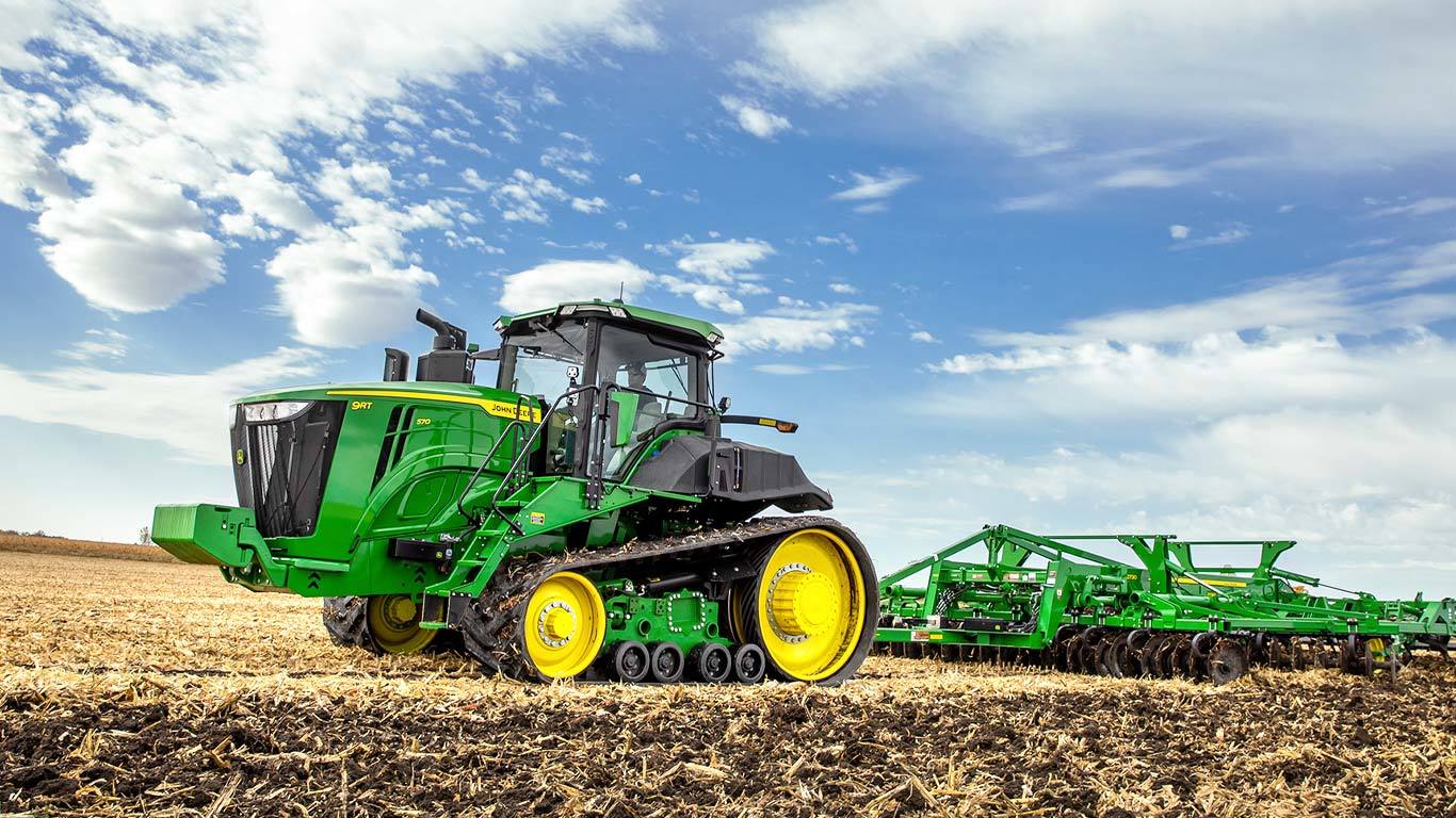 9. seeria traktor l John Deere
