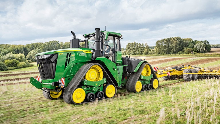 9RX seeria traktor l John Deere