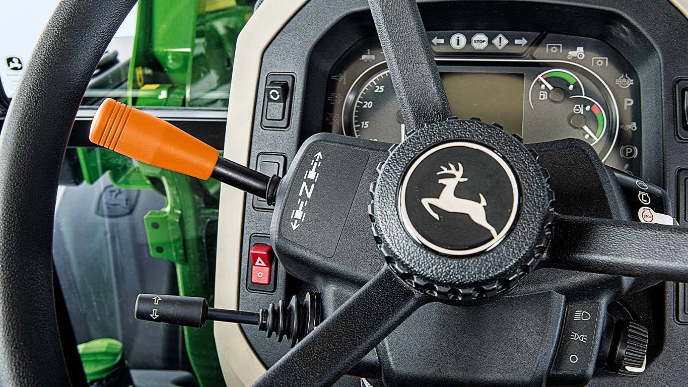 5M seeria väiketraktor.