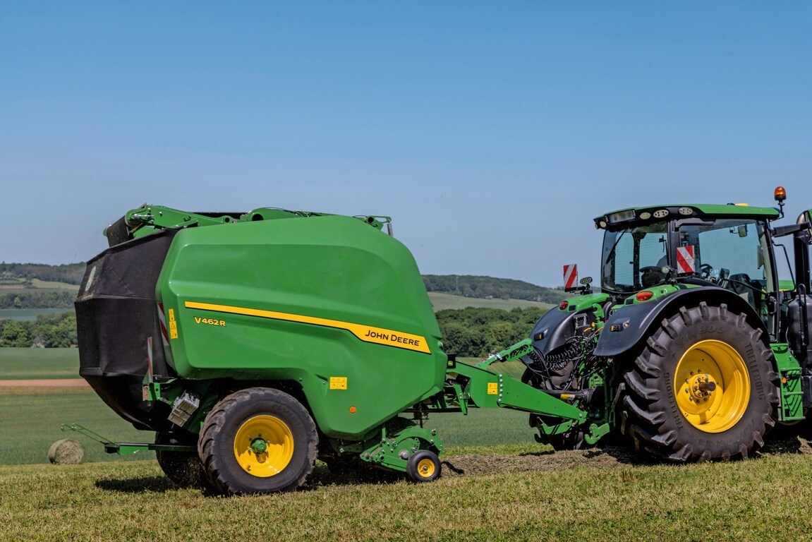 John Deere V462R, mida tõmbab John Deere'i traktor 6R 185 heina pressimiseks